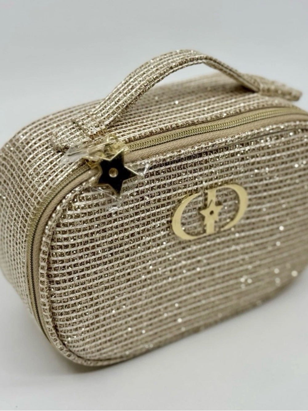 New in Box Dior GWP Gold Metallic Woven Top-Handle Cosmetic Bag Holiday 2025 - Picture 3 of 8